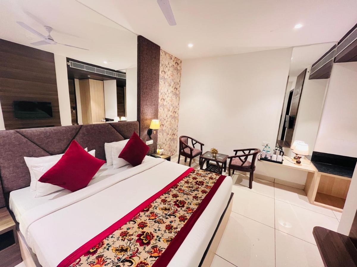 Hotel The Savode - Just 2 Mins From Golden Temple Амритсар Екстериор снимка