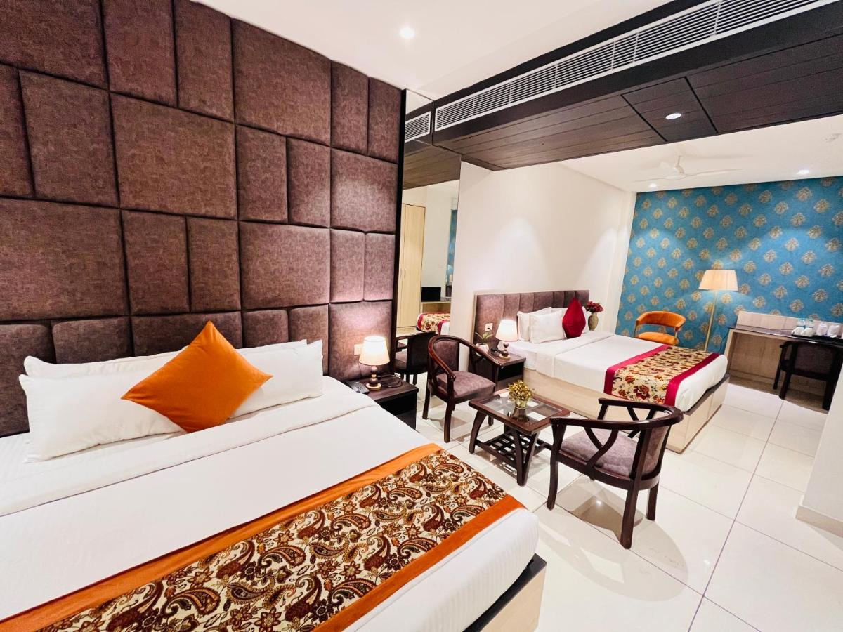 Hotel The Savode - Just 2 Mins From Golden Temple Амритсар Екстериор снимка