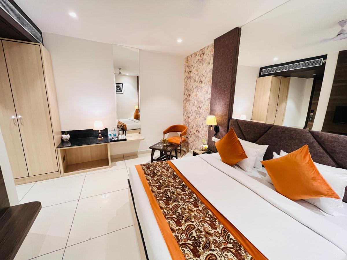 Hotel The Savode - Just 2 Mins From Golden Temple Амритсар Екстериор снимка