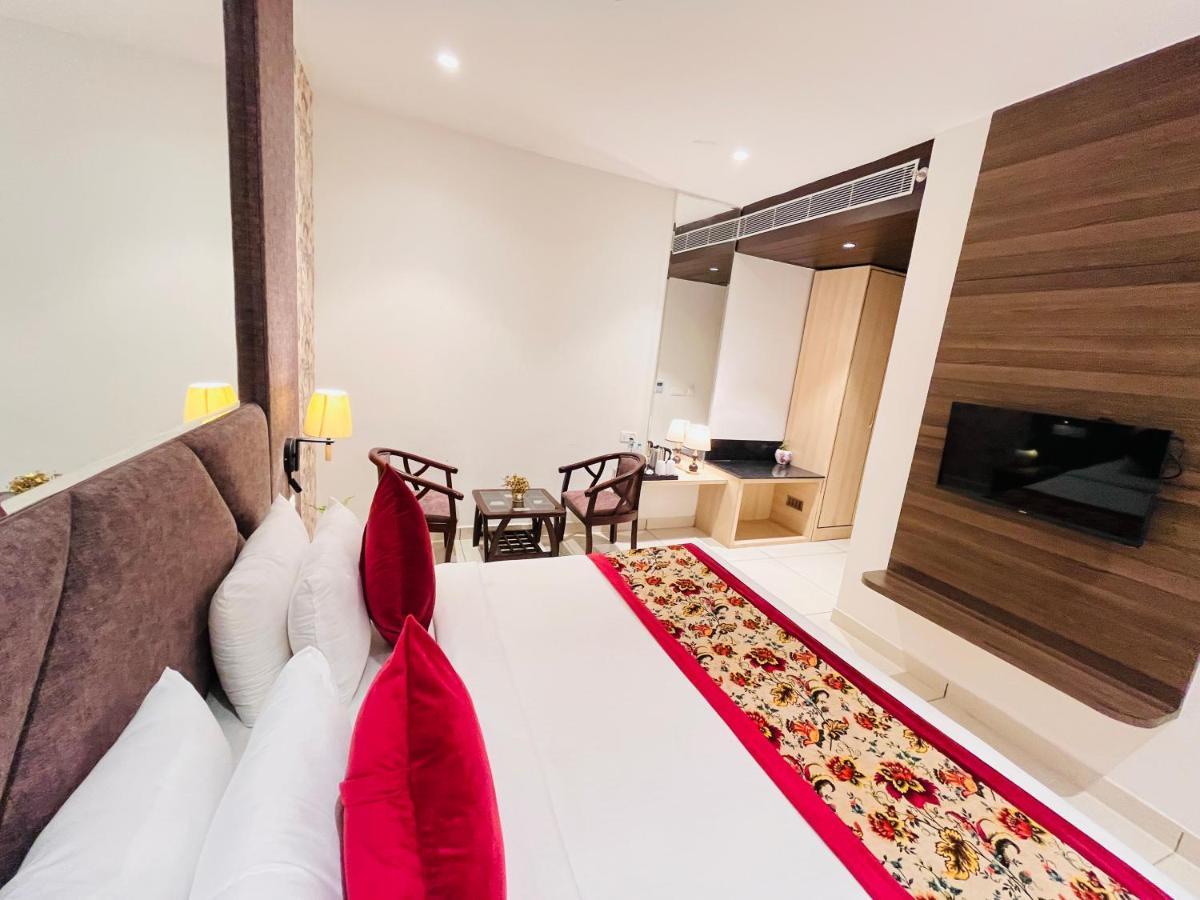 Hotel The Savode - Just 2 Mins From Golden Temple Амритсар Екстериор снимка
