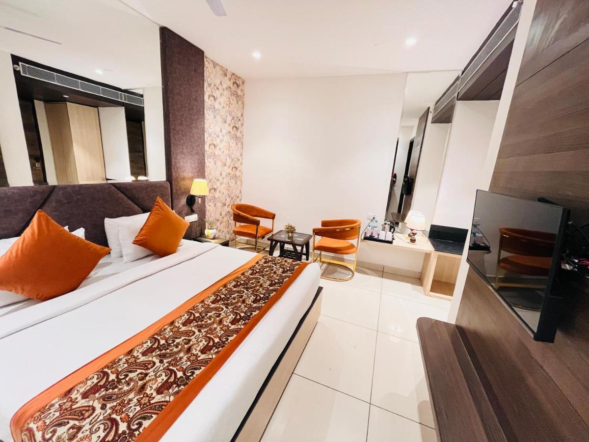 Hotel The Savode - Just 2 Mins From Golden Temple Амритсар Екстериор снимка