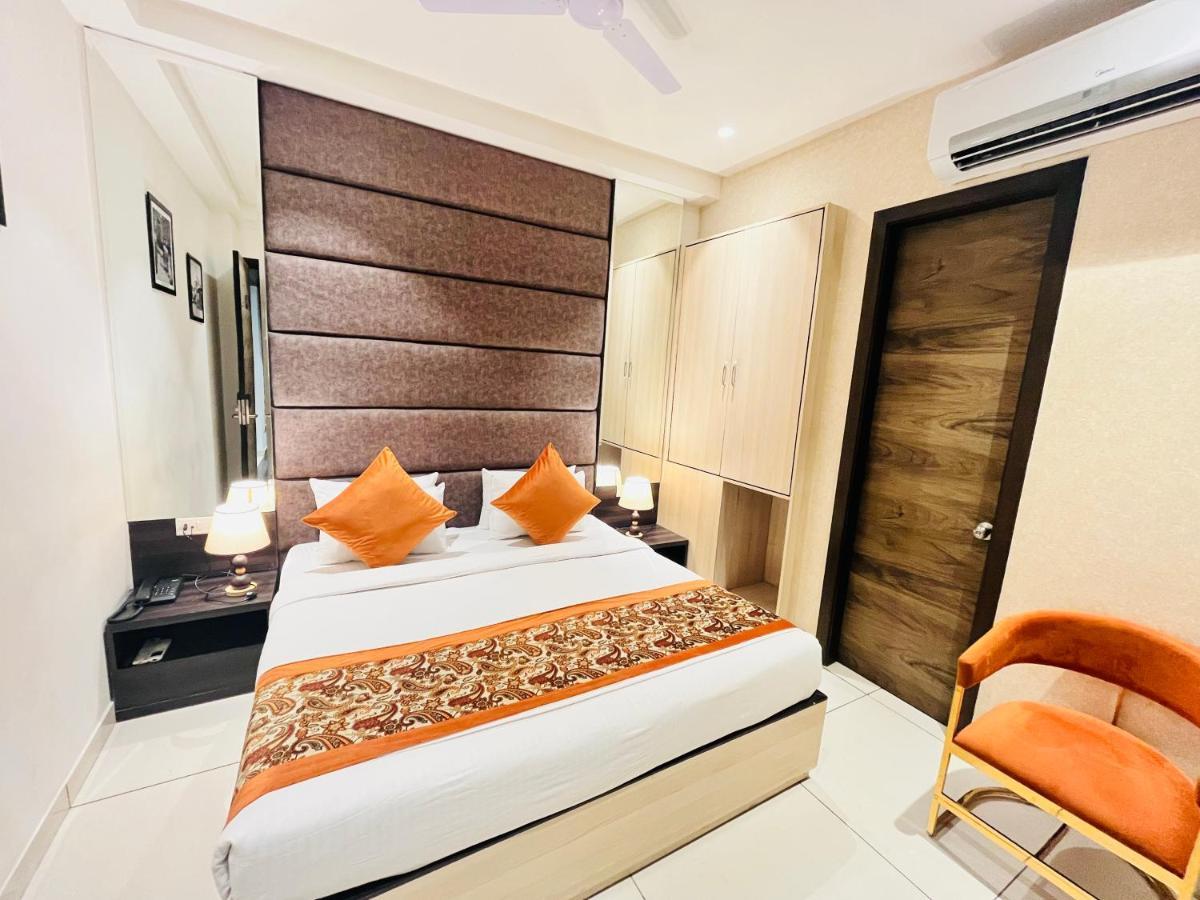 Hotel The Savode - Just 2 Mins From Golden Temple Амритсар Екстериор снимка