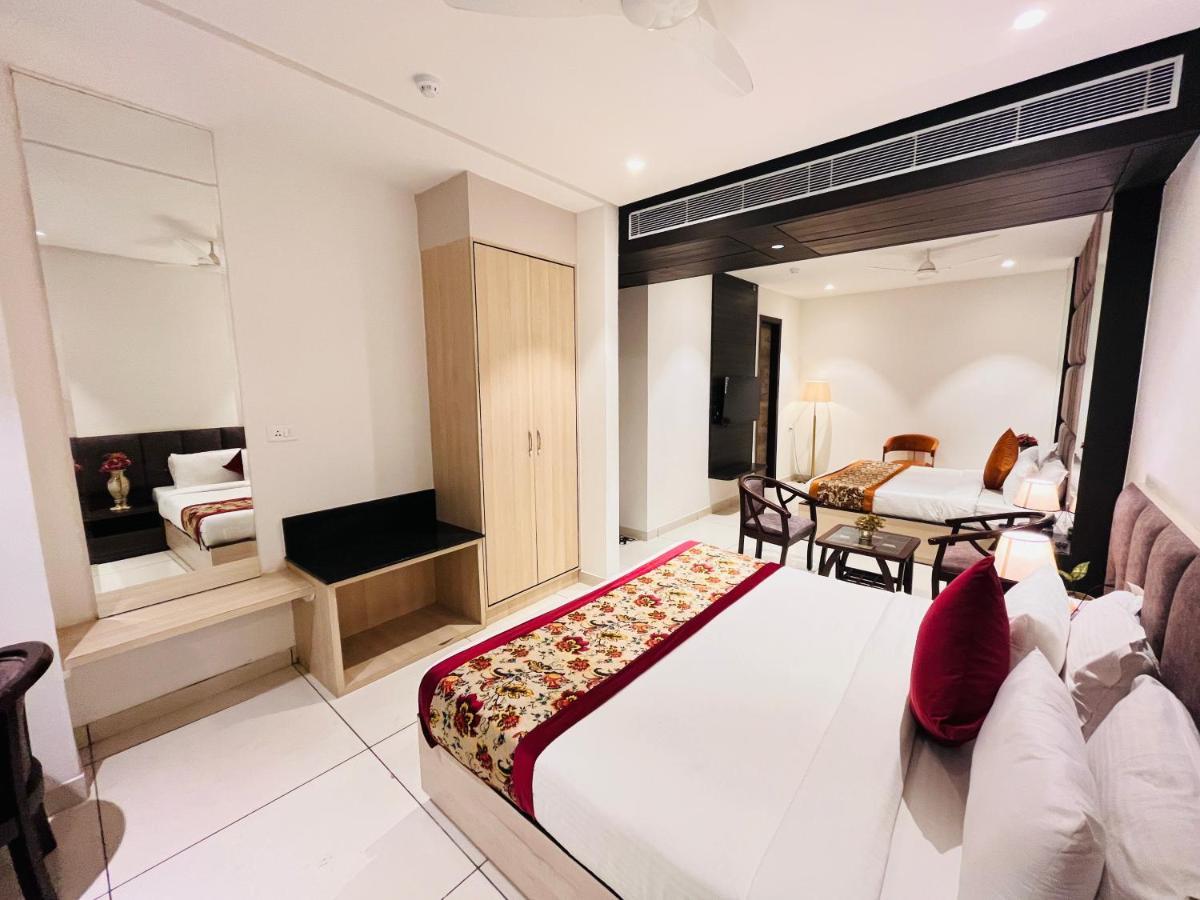 Hotel The Savode - Just 2 Mins From Golden Temple Амритсар Екстериор снимка
