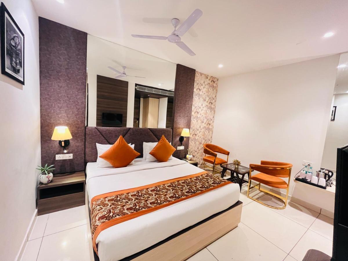 Hotel The Savode - Just 2 Mins From Golden Temple Амритсар Екстериор снимка