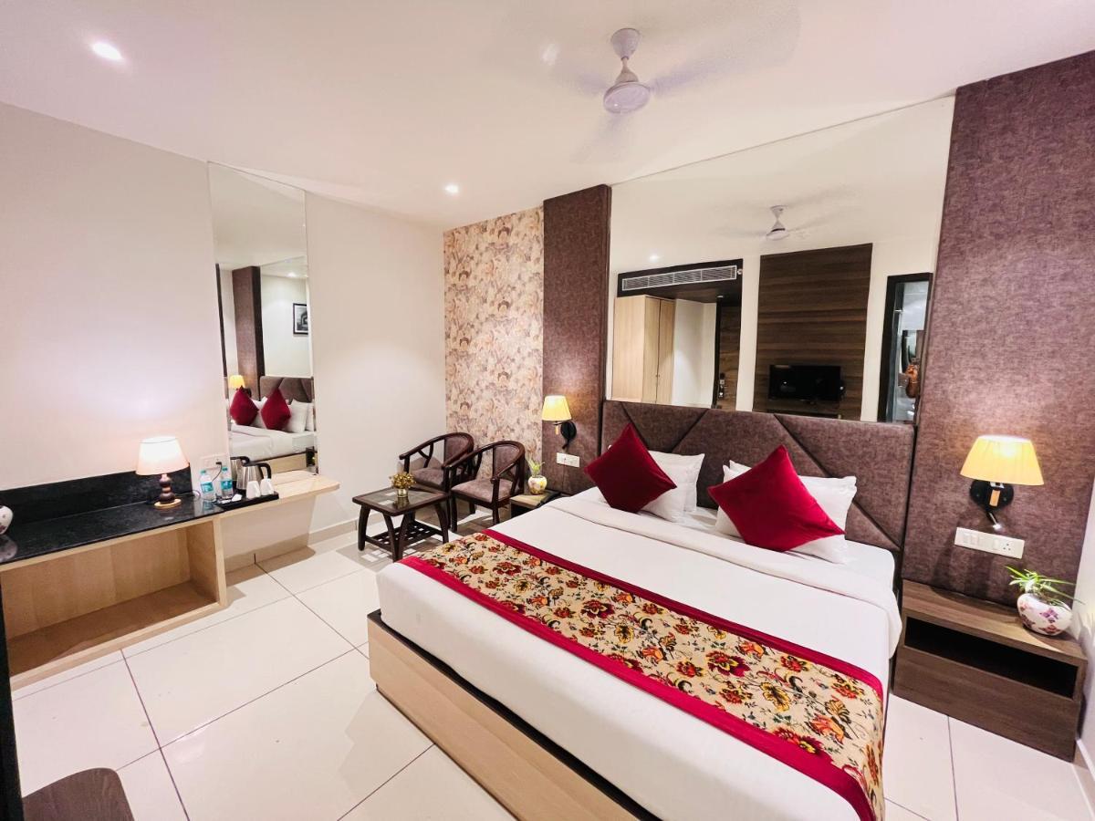 Hotel The Savode - Just 2 Mins From Golden Temple Амритсар Екстериор снимка